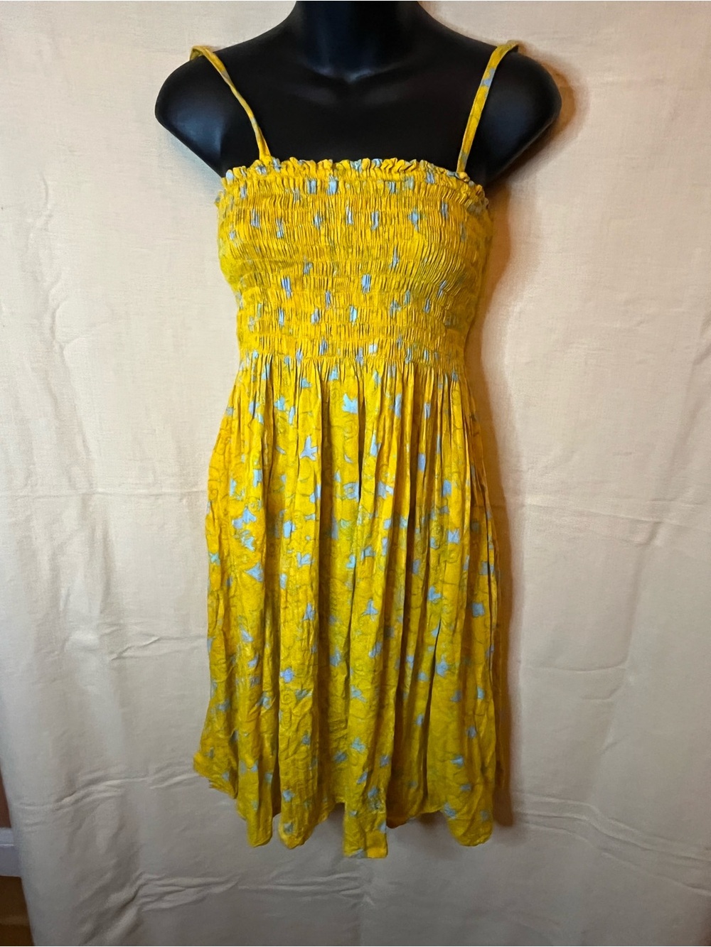 Bermuda Trader Yellow Smocked Sundress Floral XS adjustable spaghetti straps